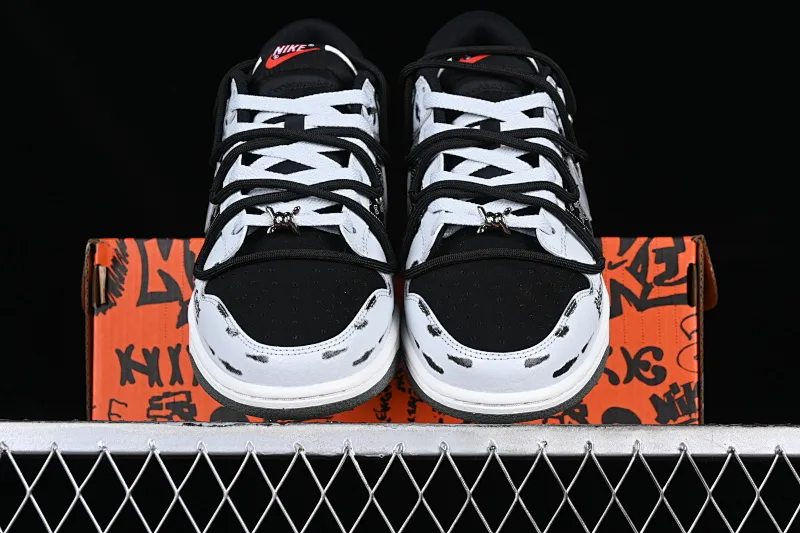 All Categories Nk SB Dunk Series Nk SB Dunk Low Low-top sneakers Nk Dunk Low Sanci Lab Dark Poker Old Dirty Shoes Premium Gray Cashew Pattern SB Strap Low-top Casual Shoes DM0108-001